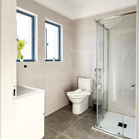 Cozy Beachside With Pool Access - Ideal For Relaxation Apartment Pyla